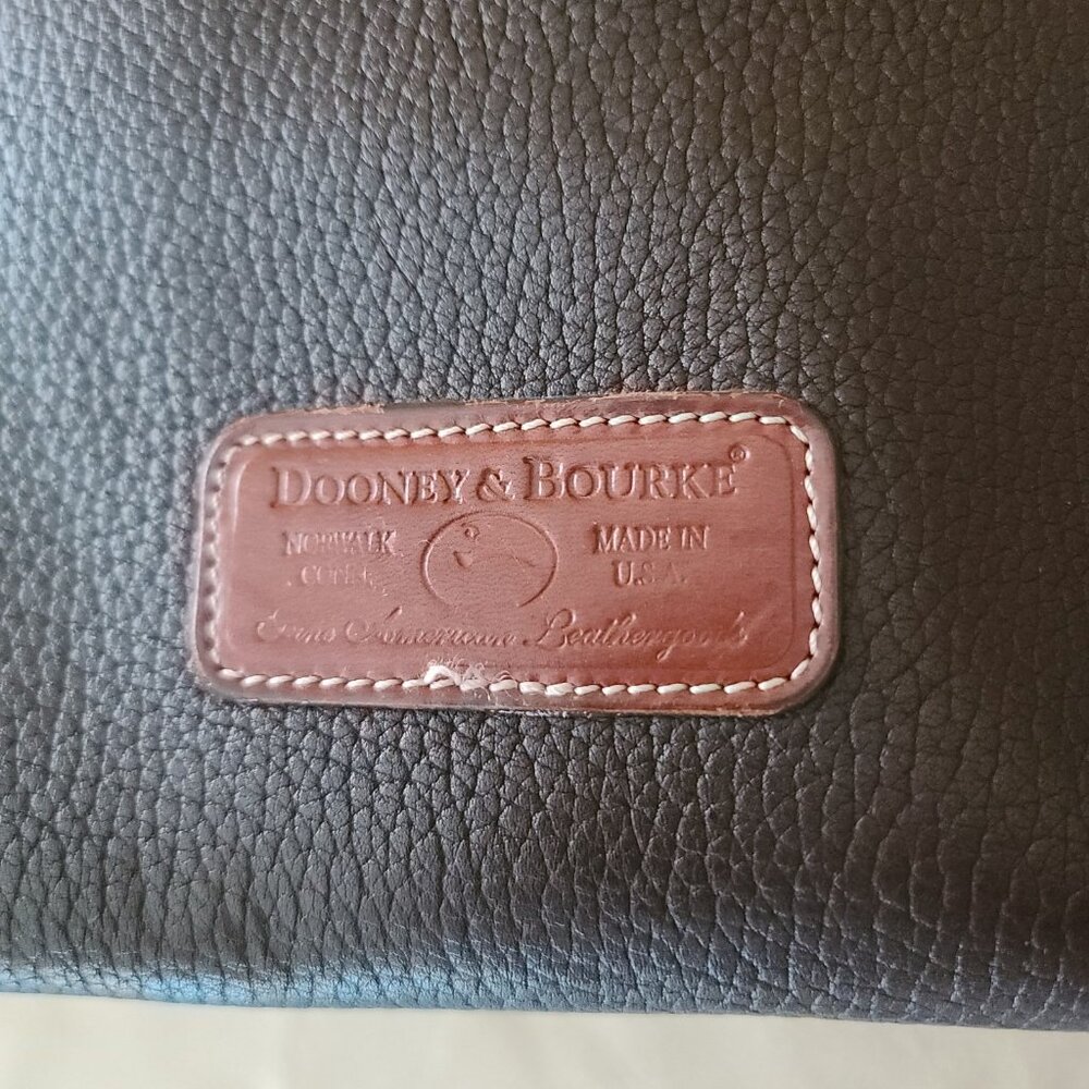 Vintage Dooney & Bourke AWL Leather Tote Brown w Buckle Closure Made In USA - Picture 2 of 16